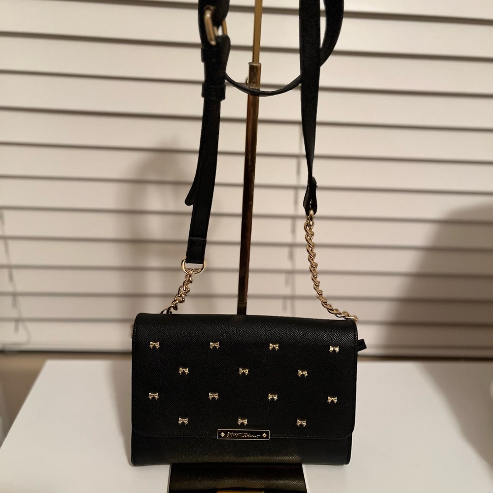Betsey Johnson Women's Black Inner Pockets Crossbody Bag